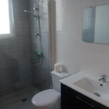 Amarilla Bay 112 * طوستا ديل سيلونثيو