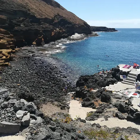 Amarilla Bay 112 طوستا ديل سيلونثيو